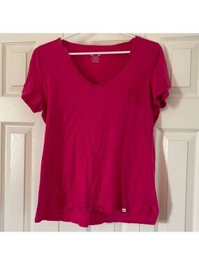 Pink Oakley T-shirt Size XL 🥰🥰